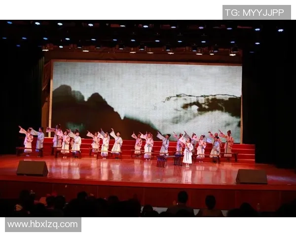 《用素描艺术再现足球球星风采每一笔勾画出他们的激情与荣耀》