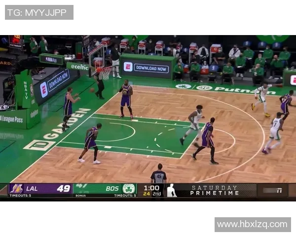 球场经典瞬间盘点:某球星因盯裆动作引发全场关注 球场经典瞬间盘点:某球星因盯裆动作引发全场关注