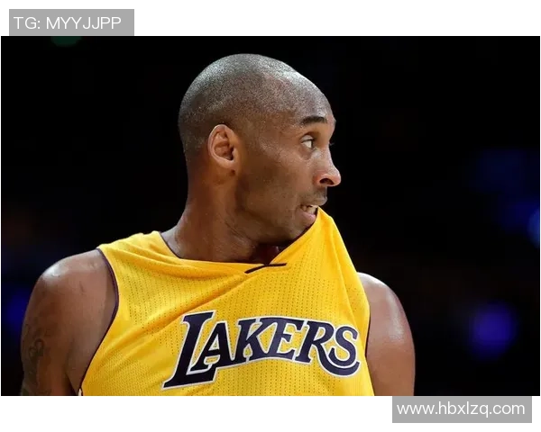 科比与足球巨星相遇:跨界交流与运动精神的完美碰撞 科比与足球巨星相遇:跨界交流与运动精神的完美碰撞