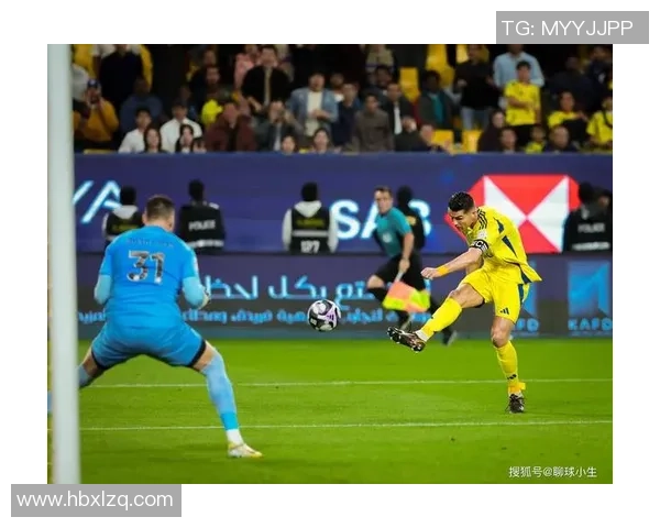 足球巨星因涉黑帮遭禁赛 与犯罪组织勾结引发社会关注