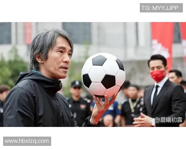 《变身足球巨星特效揭秘,带你体验从平凡到传奇的瞬间》 《变身足球巨星特效揭秘,带你体验从平凡到传奇的瞬间》